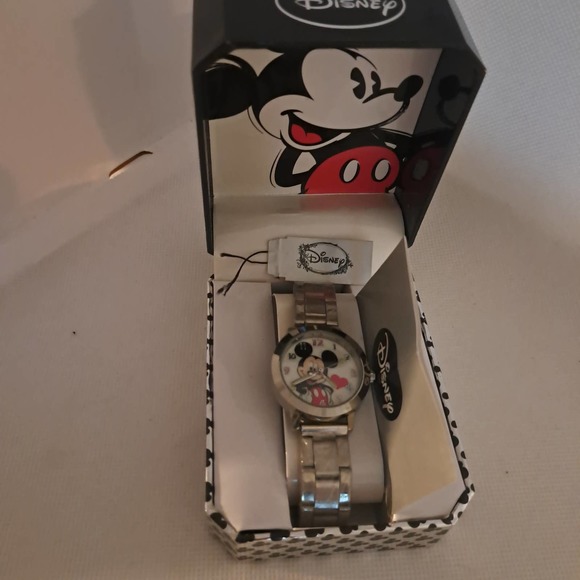 NEW in Collector Box - Mickey Mouse Heart stainless Silver Watch - Picture 7 of 9